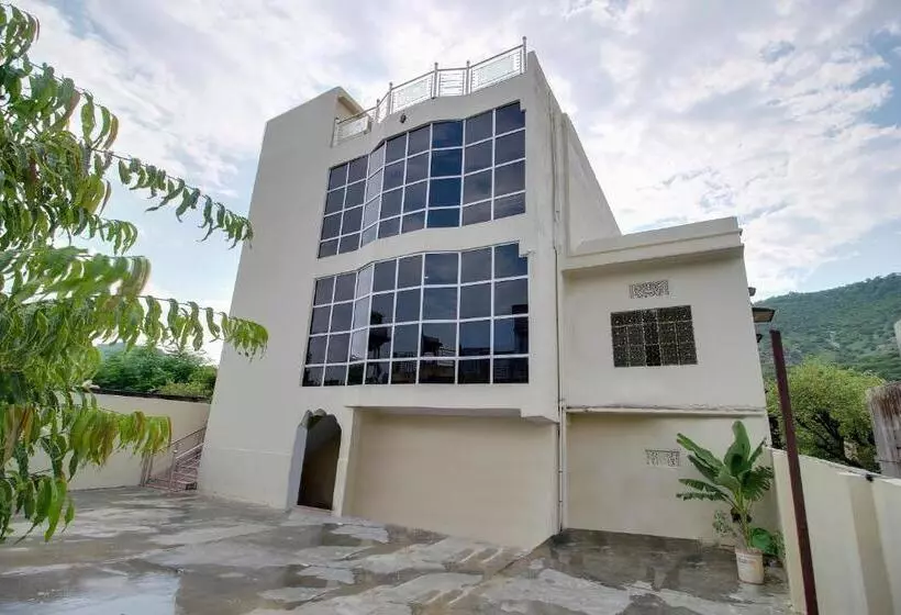 ホテル Spot On 37356  Jawahar Palace