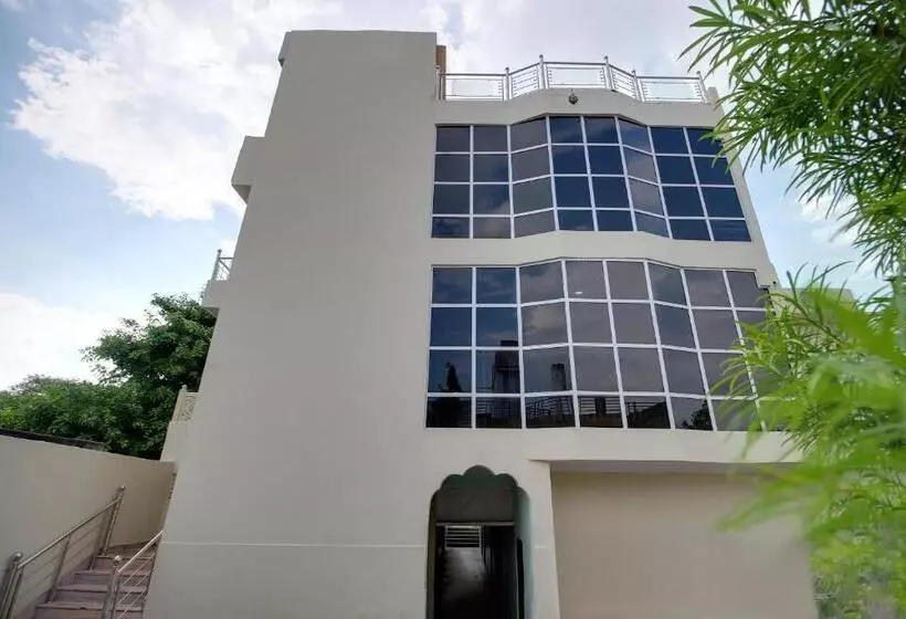 ホテル Spot On 37356  Jawahar Palace