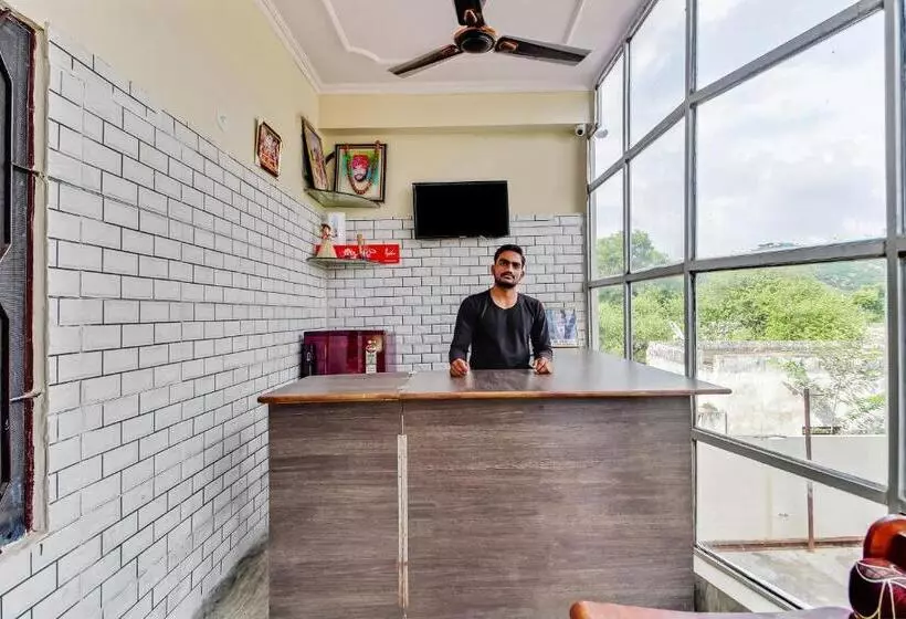 ホテル Spot On 37356  Jawahar Palace