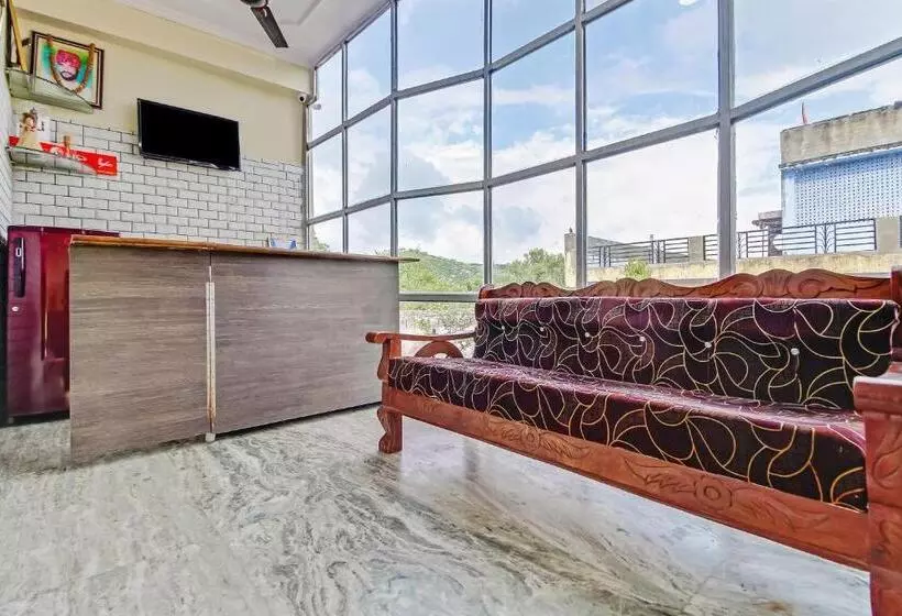 ホテル Spot On 37356  Jawahar Palace