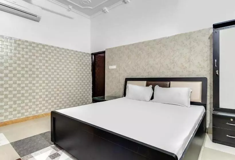 ホテル Spot On 37356  Jawahar Palace