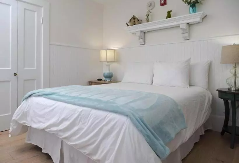 مُتل Marginal Way House