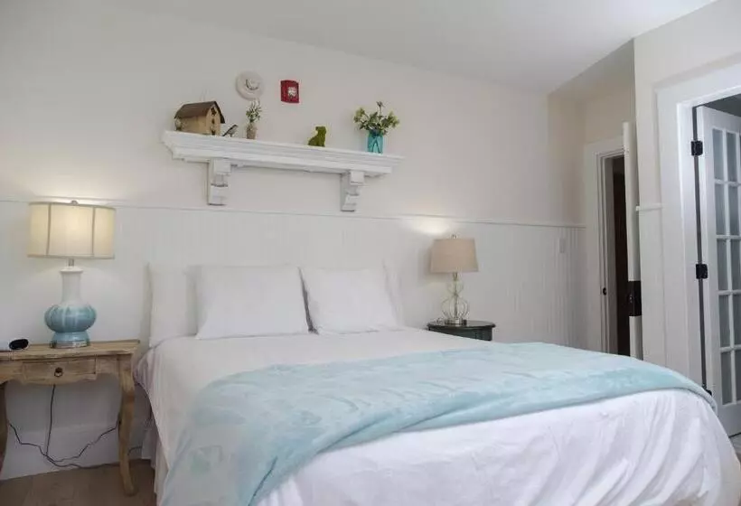 مُتل Marginal Way House