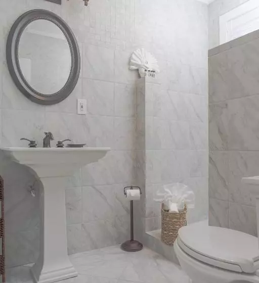 مُتل Marginal Way House