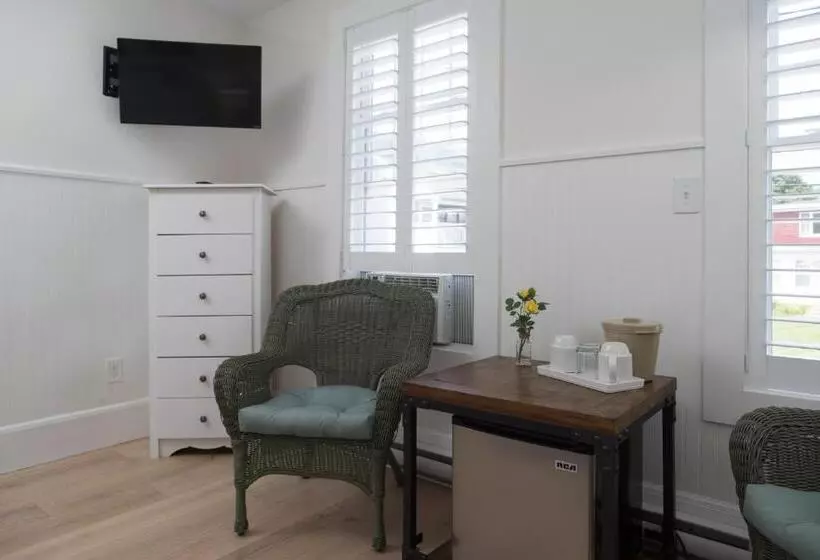 مُتل Marginal Way House