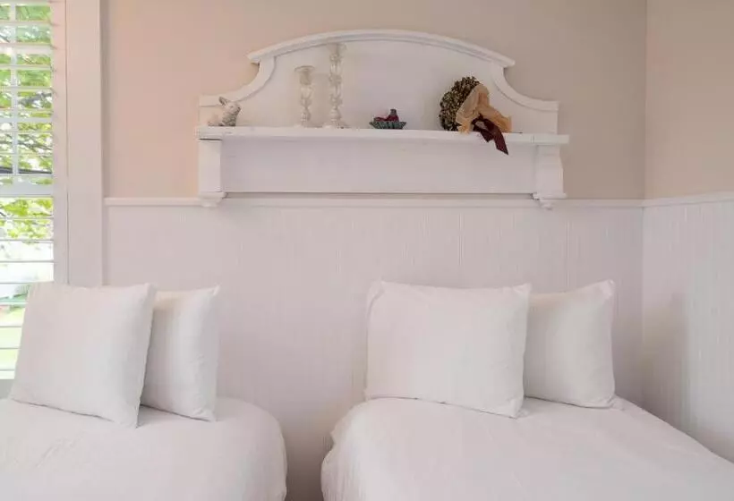 مُتل Marginal Way House