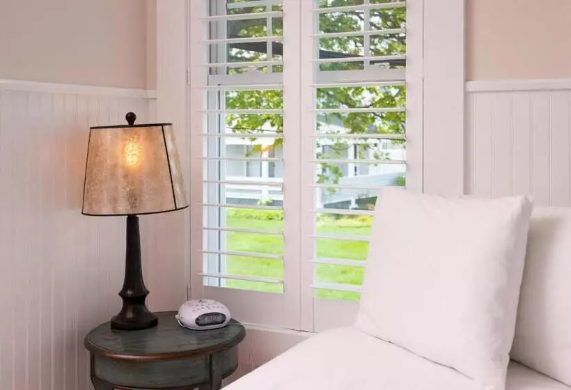 مُتل Marginal Way House