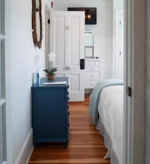 مُتل Marginal Way House