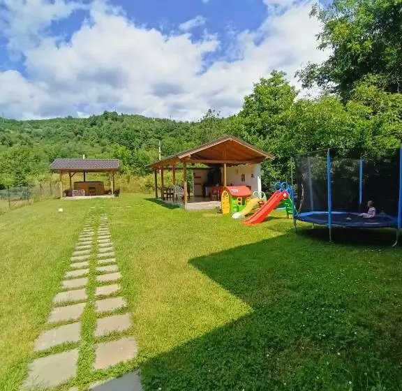 Majatalo Guest House Carpathia