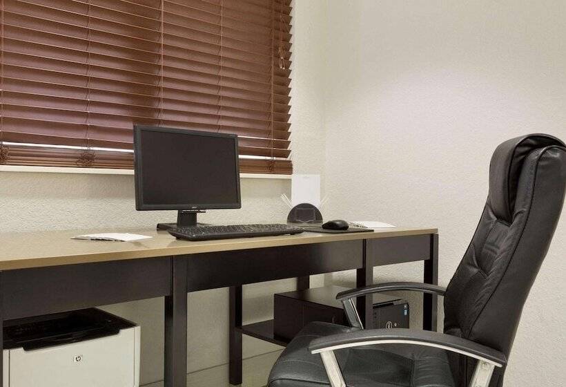 فندق Country Inn & Suites By Radisson, Dfw Airport South, Tx