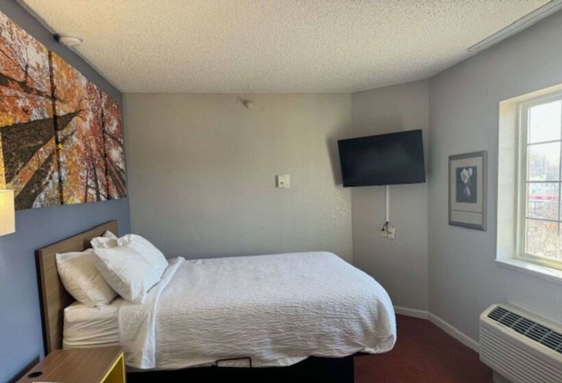 ホテル Days Inn & Suites By Wyndham Green Bay Wi