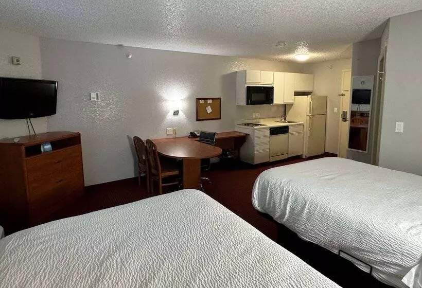 هتل Days Inn & Suites By Wyndham Green Bay Wi