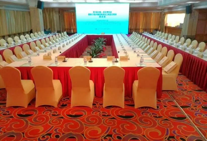 Hotelli Golden Lustre