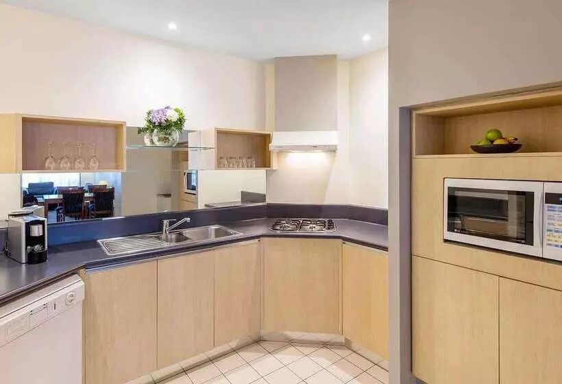 هتل Park Regis Griffin Suites