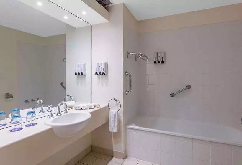 هتل Park Regis Griffin Suites