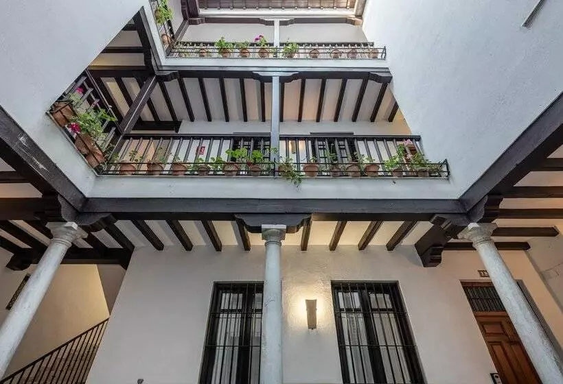 Apartamentos Alhambra Granada 3000