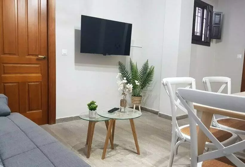 Apartamentos Alhambra Granada 3000