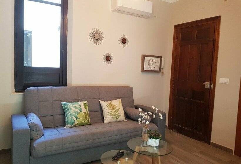 Apartamentos Alhambra Granada 3000