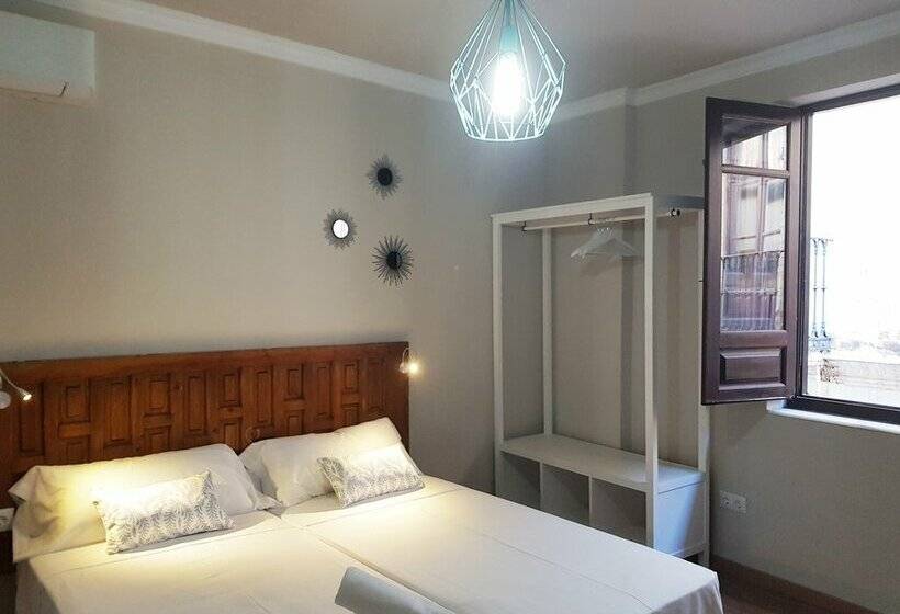 Apartamentos Alhambra Granada 3000