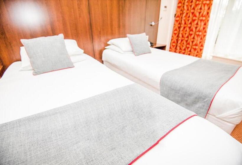 ホテル The Bridge House