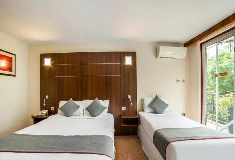 ホテル The Bridge House