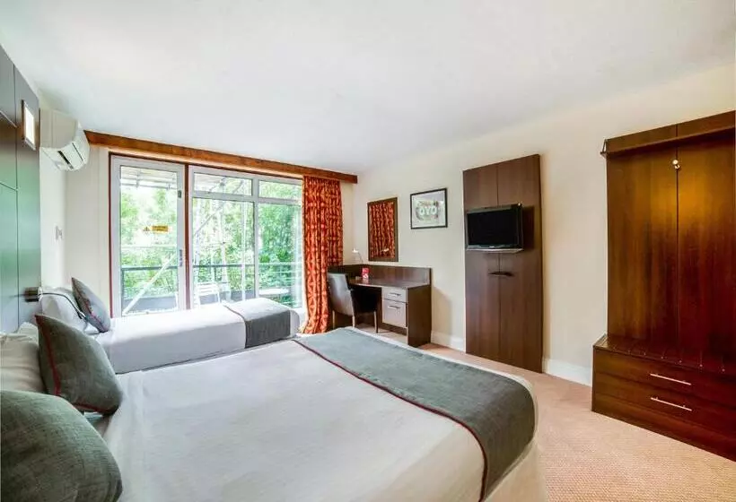 ホテル The Bridge House