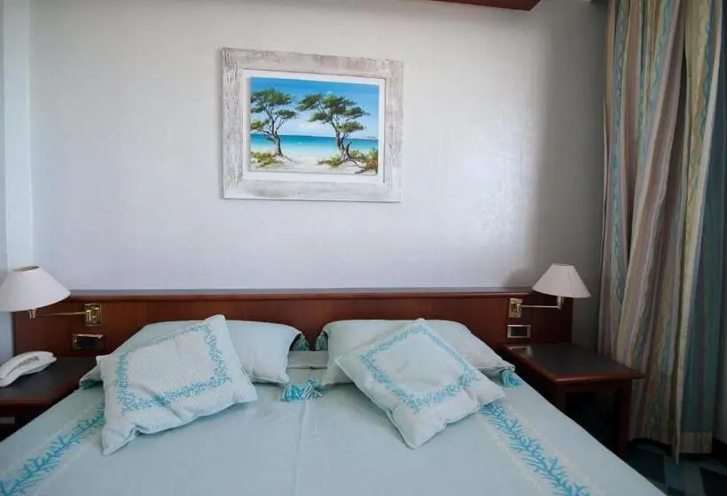 هتل Club Esse Roccaruja