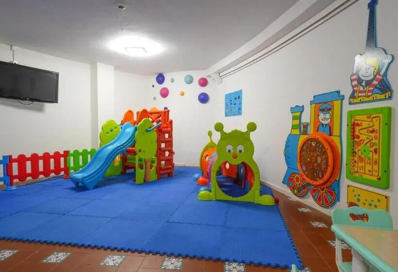 هتل Club Esse Roccaruja