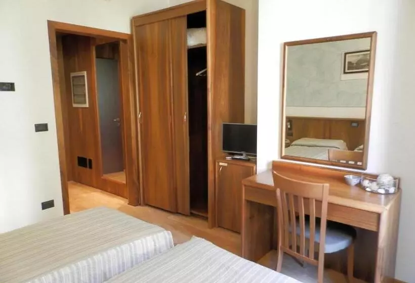 Отель Continental