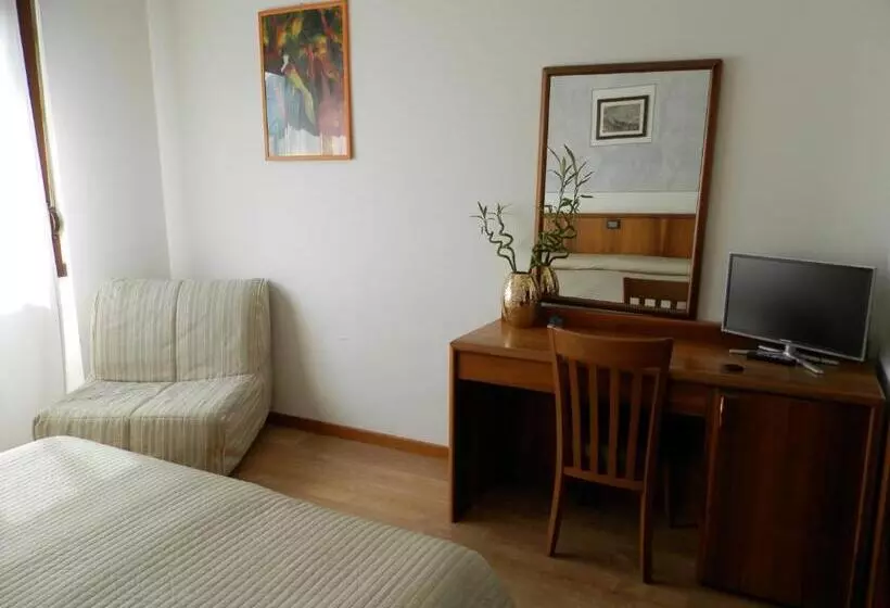 Отель Continental