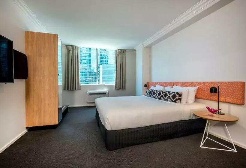 Отель Oaks Perth