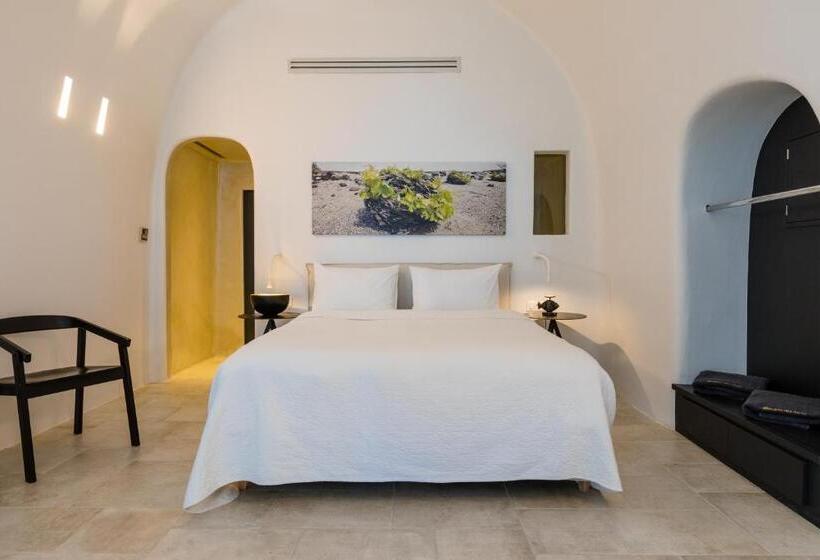 Hotel Porto Fira Suites