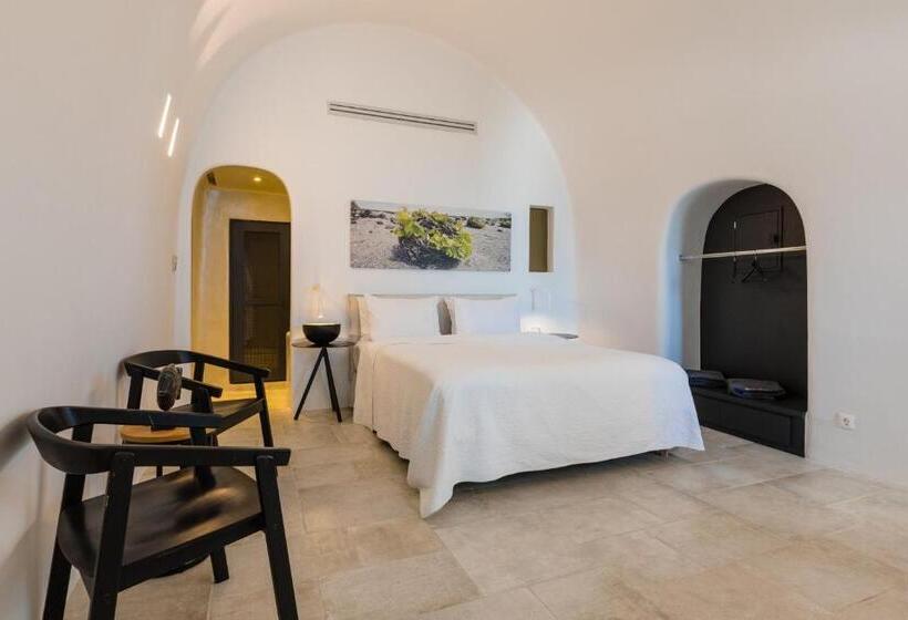 Hotel Porto Fira Suites