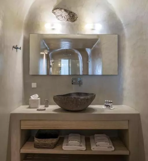 Hôtel Porto Fira Suites