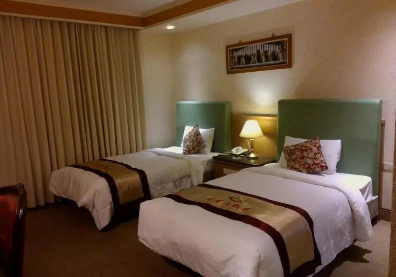 Wenpin Hotel   Pier 2