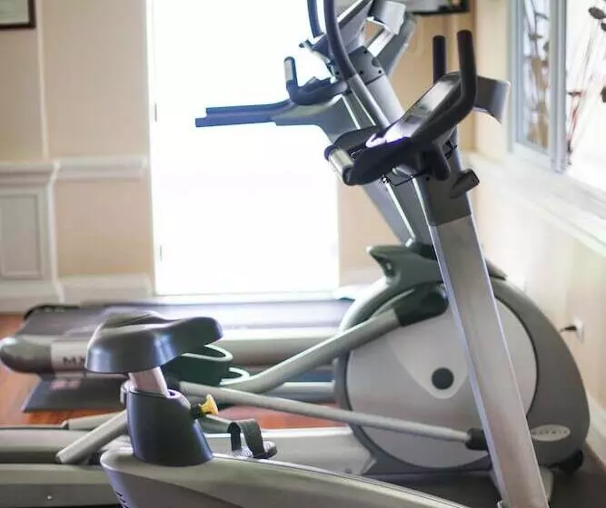 Отель Wora Bura Hua Hin Resort & Spa