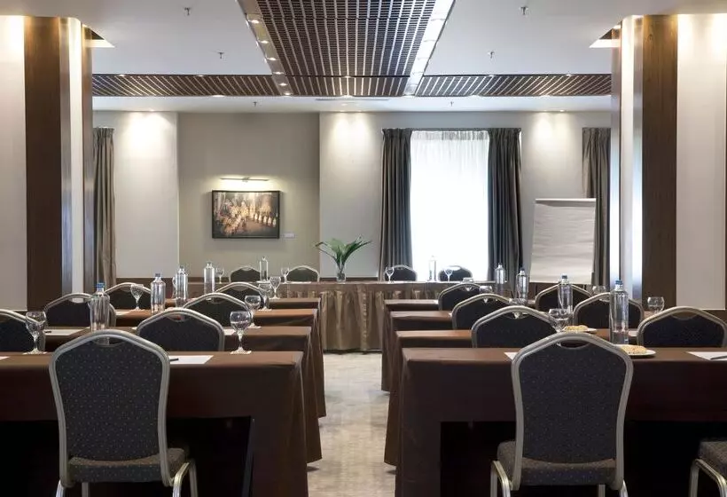 فندق على الطريق Lazart Hotel, Trademark Collection By Wyndham