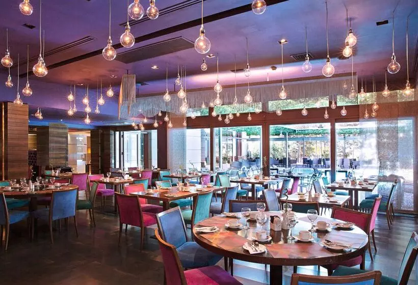 فندق على الطريق Lazart Hotel, Trademark Collection By Wyndham