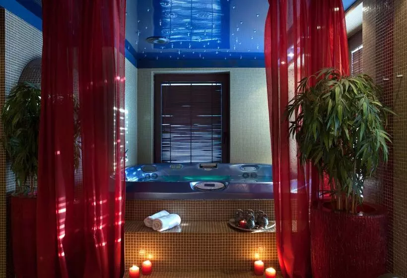 فندق على الطريق Lazart Hotel, Trademark Collection By Wyndham