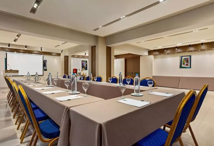 فندق على الطريق Lazart Hotel, Trademark Collection By Wyndham