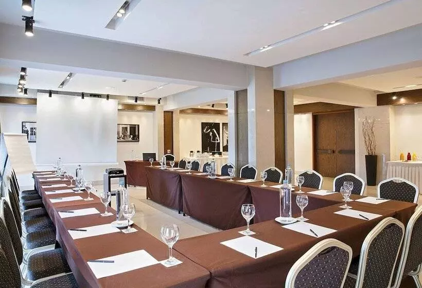 فندق على الطريق Lazart Hotel, Trademark Collection By Wyndham