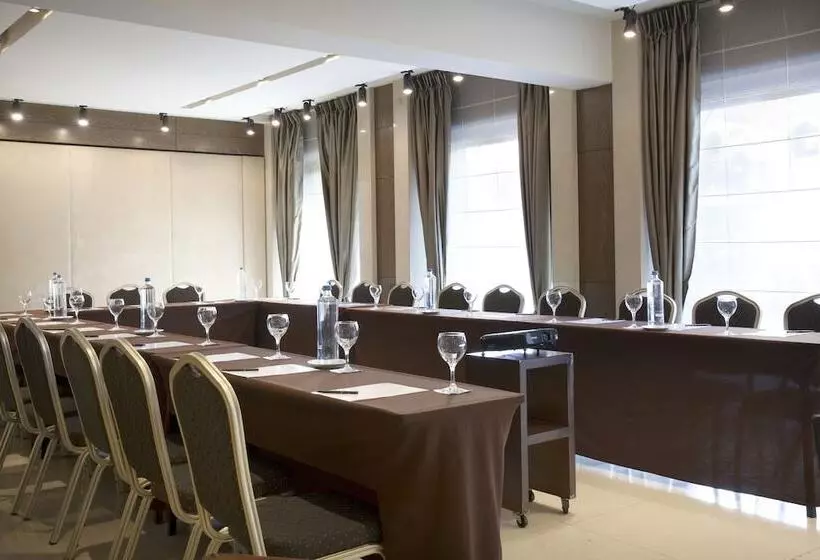 فندق على الطريق Lazart Hotel, Trademark Collection By Wyndham