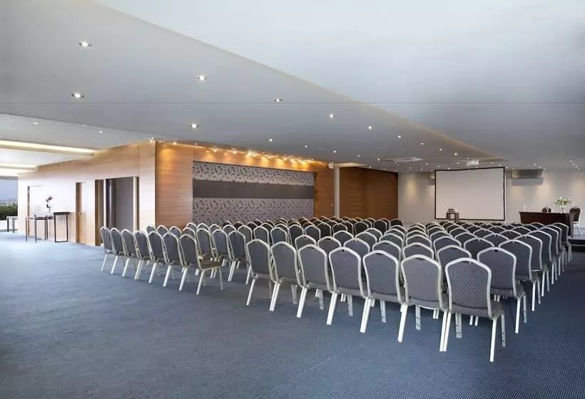 فندق على الطريق Lazart Hotel, Trademark Collection By Wyndham