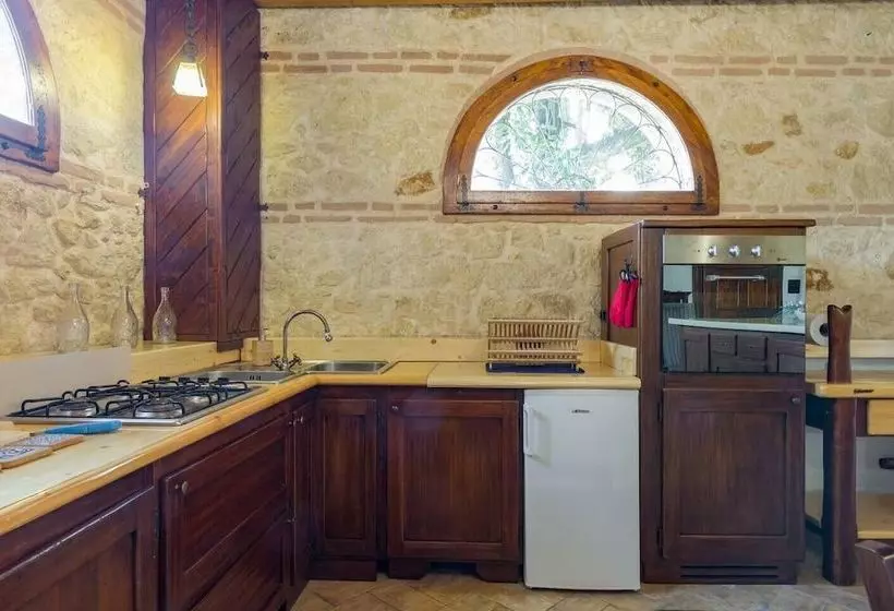 Majatalo Medieval Relais   Top Location