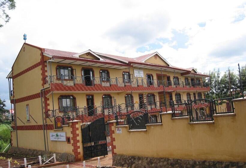 پانسیون Mpeta House