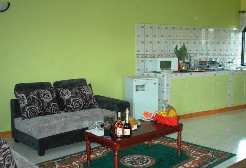 پانسیون Mpeta House