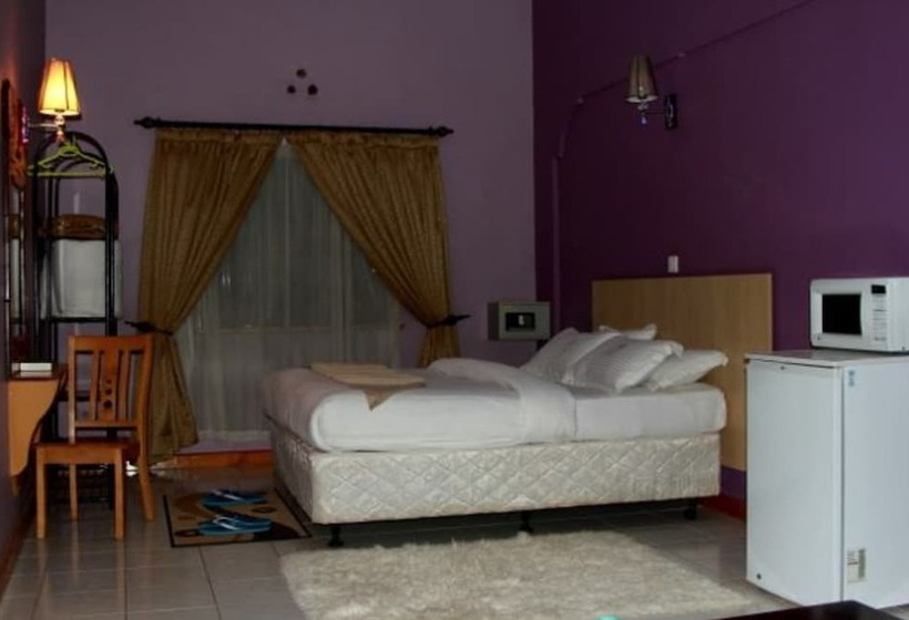 پانسیون Mpeta House