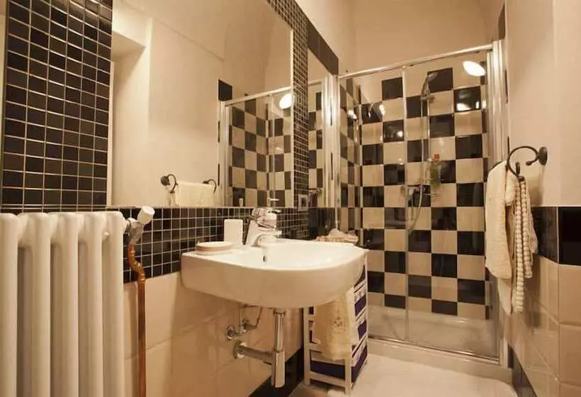 تختخواب و صبحانه Lori's Inn
