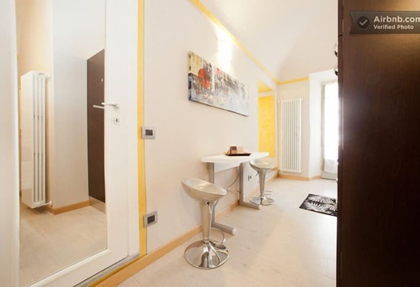 مبيت وإفطار Lori's Inn