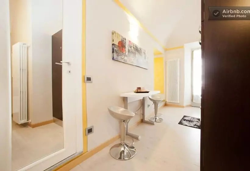 تختخواب و صبحانه Lori's Inn